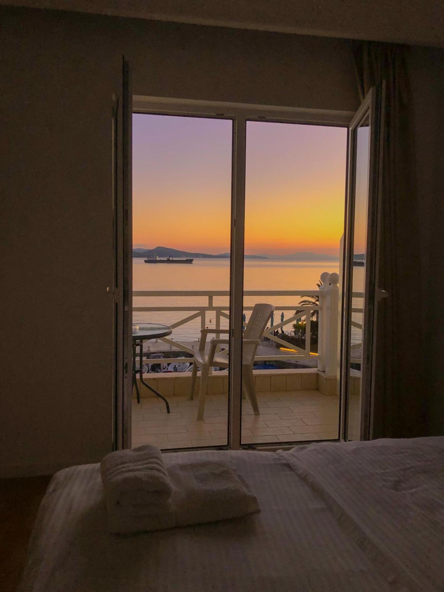 Sun N Blue Hotel Sarandë Exterior foto